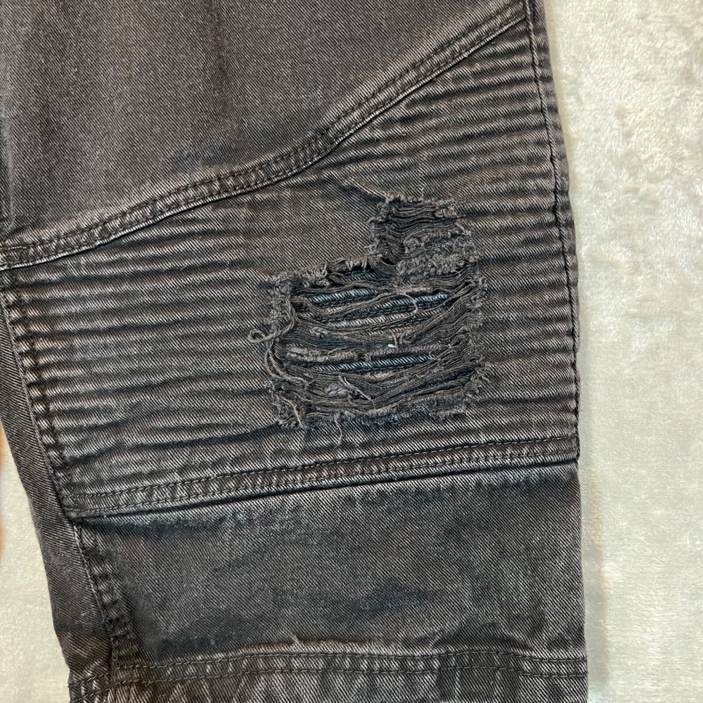 Marc Ecko Cut And Sew‎ Mens Black Shorts Size 32 Distressed Motto - Picture 2 of 12
